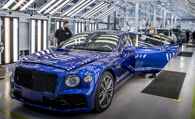 Bentley Barnato EV Production Staff Receive Carbon Fiber Uniforms