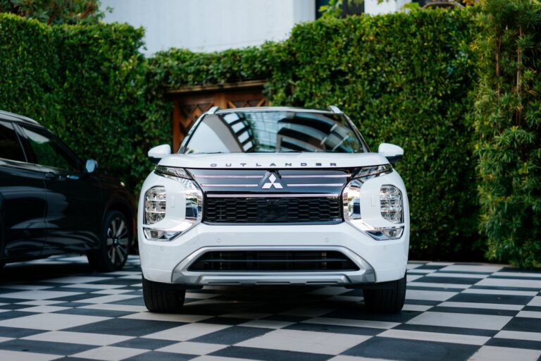 Mitsubishi Outlander Hybrid ABD’de detaillandırıldı