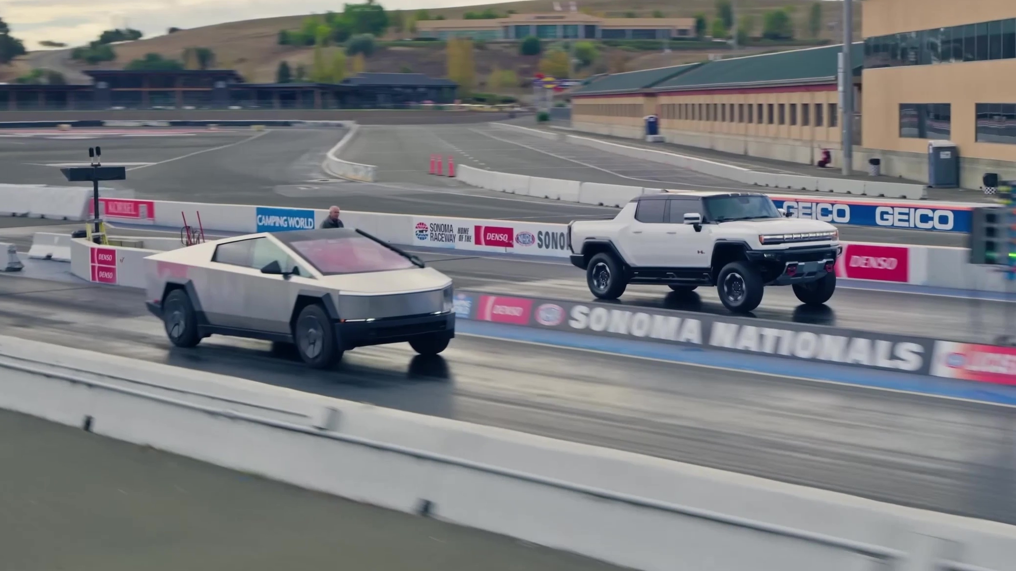 Tesla Cybertruck Narrowly Defeated by Classic Chevy Chevelle in Drag Race
