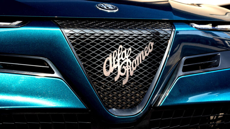 Alfa Romeo Giulia and Stelvio to Offer 550 HP Inline-Six Option