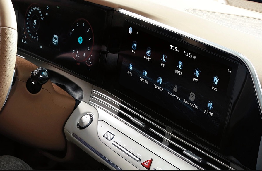 Hyundai Grandeur Facelift Unveiled with Advanced Infotainment and Design