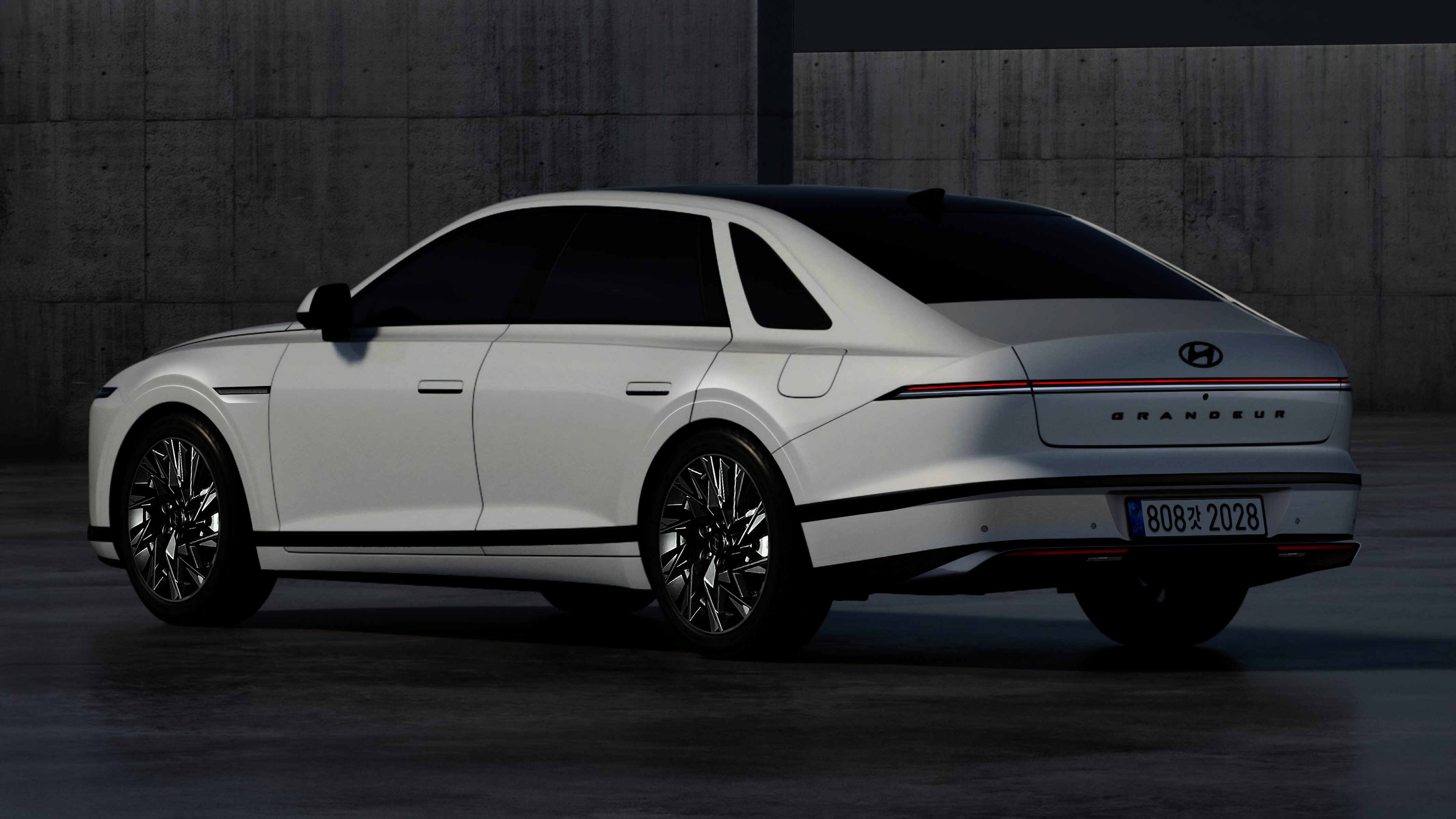 Hyundai Grandeur Facelift Unveiled with Advanced Infotainment and Design
