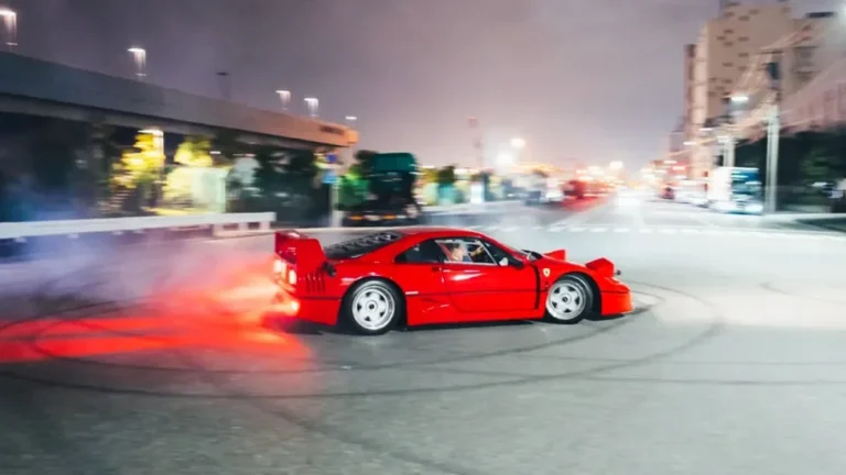 Lewis Hamilton Drives Ferrari F40 in Japan