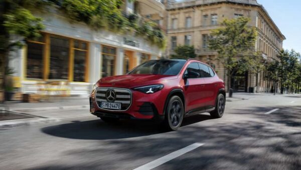 2028 Mercedes GLA Gets 320 kW Electric Charging